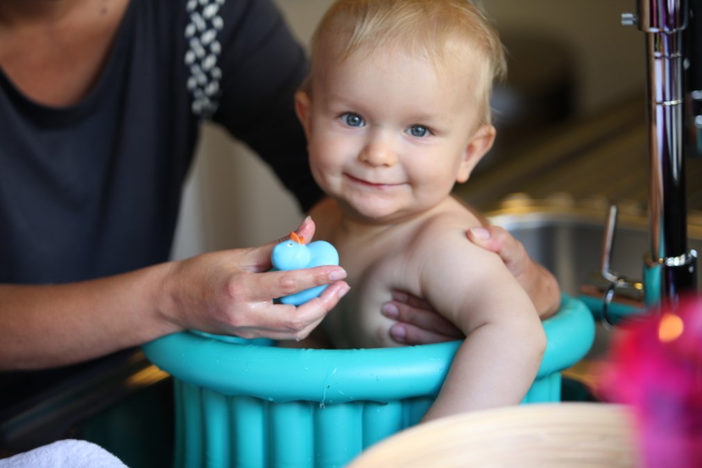 Baignoire bébé gonflable pour évier : guide complet - Cupcake Babies Europe