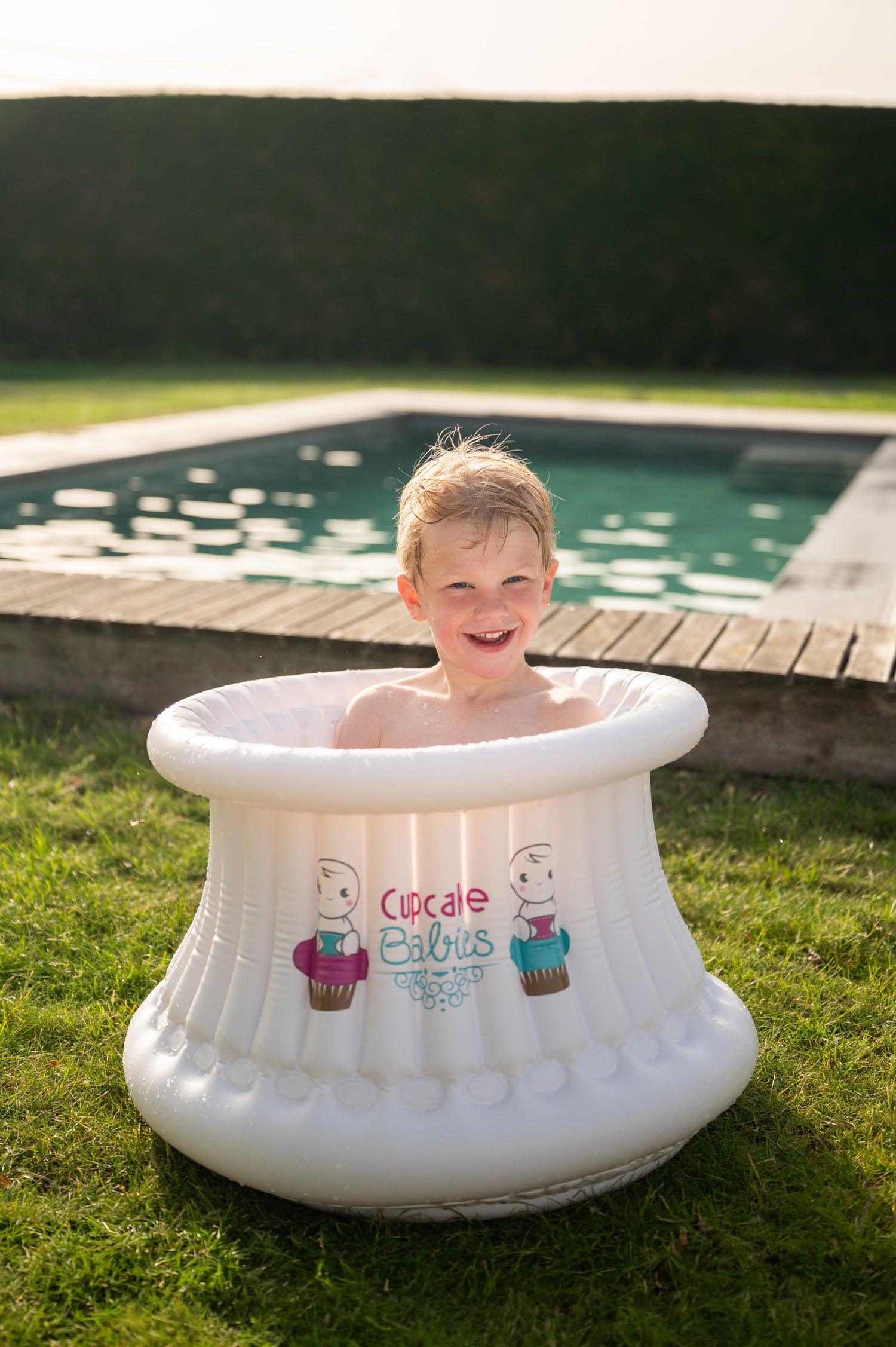 Cupcake Babies BIG inflatable bath with pump for kids 1 to 8 Years Cupcake Babies